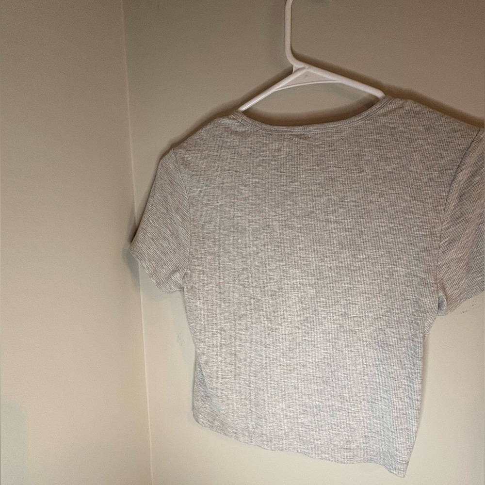 Yogalicious Cropped Ribbed Top w/Built-In-Bra - Size Medium - Picture 3 of 4